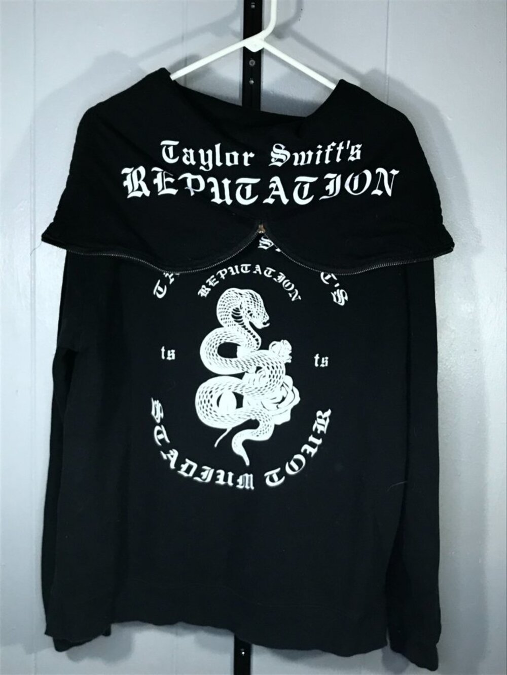 TAYLOR SWIFT Oversized Zipper Hoodie 2018 Reputation Stadium Tour Snake sz Small